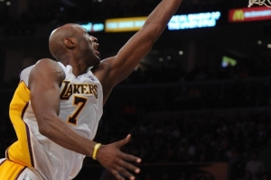 386079