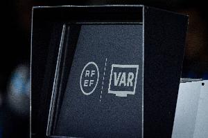 817502