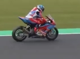 WSBK捷克站战报:德比斯最后一圈绝杀夺冠,张雪机车包揽两回合冠军