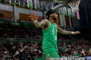 已经两双了！莫兰德半场6中5高效拿下10分10板2助