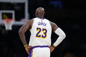 季后赛25+场次：詹姆斯200场领跑 乔丹152场第二 KD129场第三