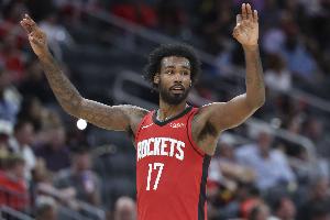 伊森：喜欢球队的均衡表现和拼搏精神 回主场要保持下去