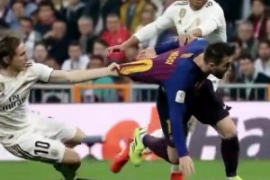 网友：至今不敢相信弗格森把曼联7号给一个没踢过五大联赛的球员